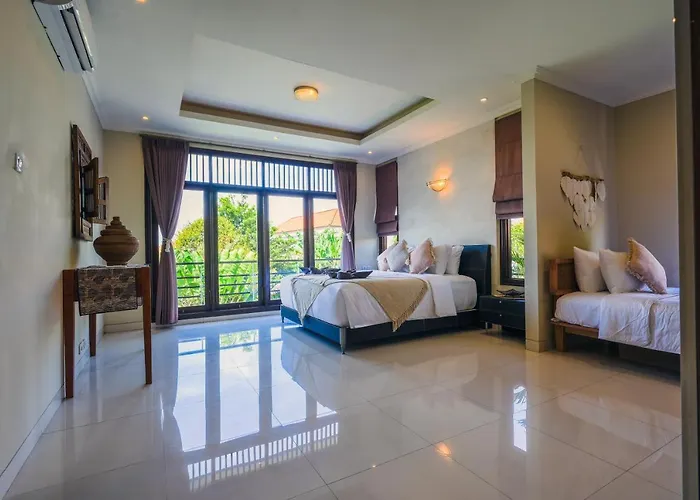 Logan - - 5 Bedroom - 3 Bathroom - Great Location *